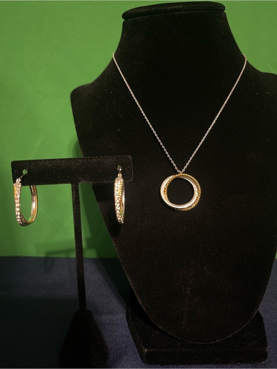 Avon Jewelry - Vintage Avon Two-toned Eternity Circle Necklace Gift Set